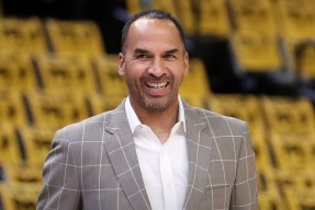 欧博在线入口 -冲刺阶段体能课后，达拉斯独行侠主帅复盘备战足总杯，球迷炸锅，球探报告显示潜力的简单介绍