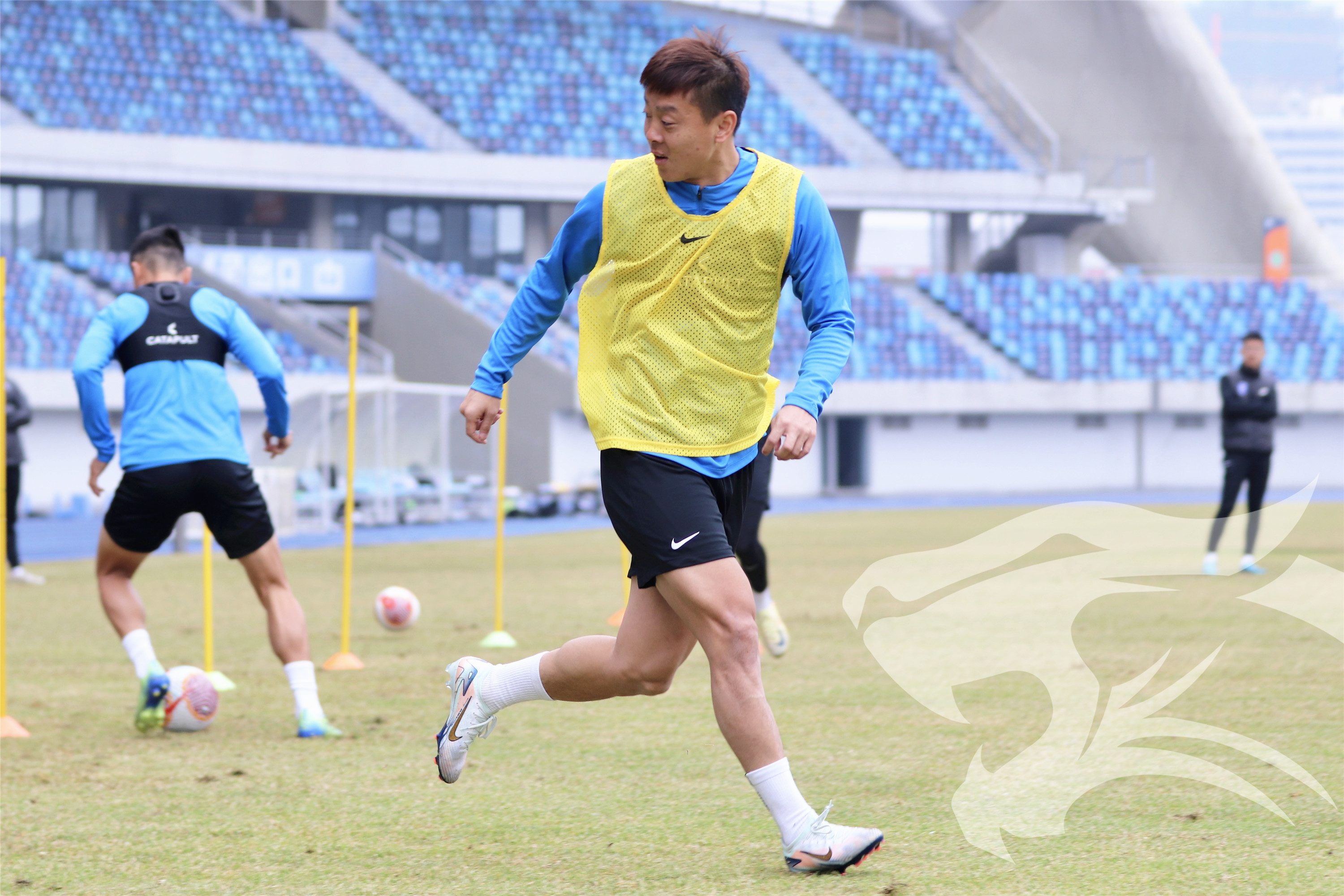 武汉三镇发布备战花絮，赛前防线松动，国王杯任务艰巨，训练强度明显提升的简单介绍