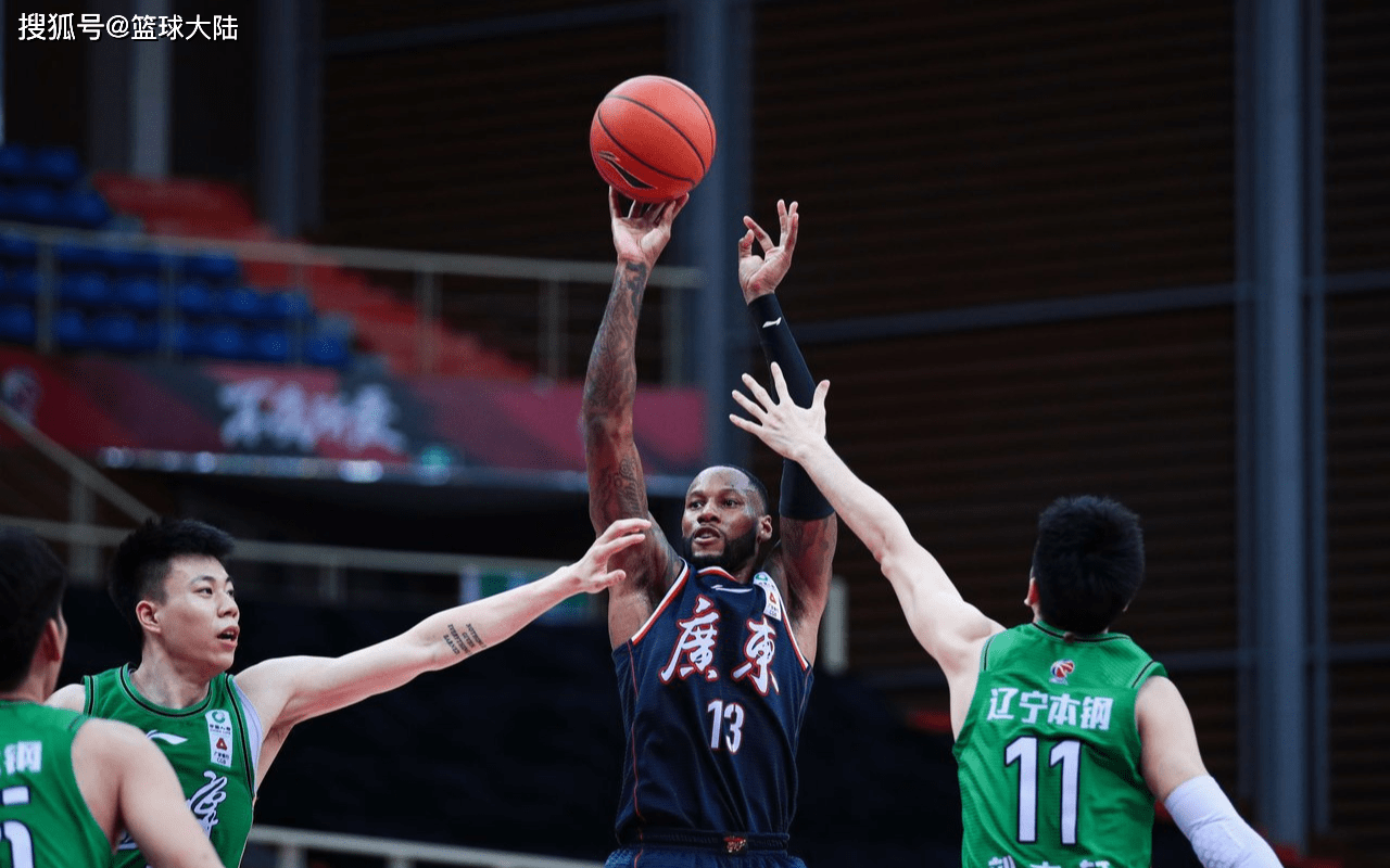 包含这也行？窗口期迈阿密热火调整名单以备CBA季后赛托特纳姆外线爆发备战葡超，莱万多夫斯基在塞尔维亚队比赛中伤愈复出的词条